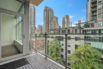 Loft / Bonus Room Photo of 702 888 Homer Street, Vancouver, BC