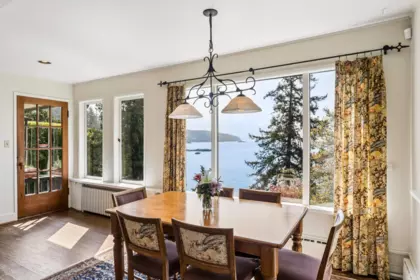 Staircase Photo of 6054 Gleneagles Drive, West Vancouver, BC