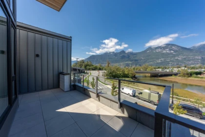Front Yard Photo of 208 1502 Scott Crescent, Squamish, BC