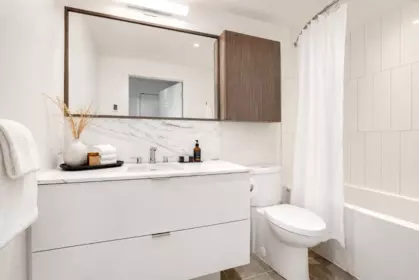 Primary Bathroom Photo of 404 209 E 7th Avenue, Vancouver, BC