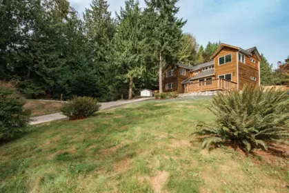 1646 Grandview Road, Gibsons, BC, Gibsons — Single Family Residence for sale