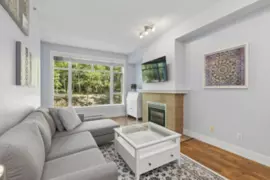 321 3600 Windcrest Drive, North Vancouver, BC