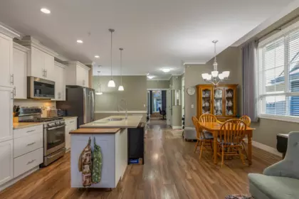 Kitchen Island Photo of 16 5469 Chinook Street, Chilliwack, BC