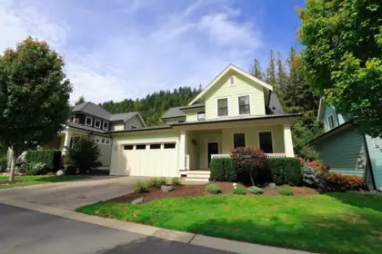 Hot Tub / Spa Photo of 43306 Creekside Circle, Lindell Beach, BC