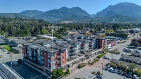 Office / Den Photo of 419 40437 Tantalus Road, Squamish, BC