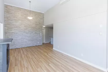 Walk-In Closet Photo of 419 40437 Tantalus Road, Squamish, BC