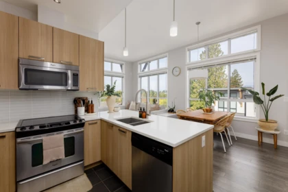Primary Bathroom Photo of 407 10477 154 Street, Surrey, BC