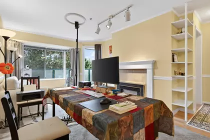 Breakfast Nook Photo of 413 2962 Trethewey Street, Abbotsford, BC