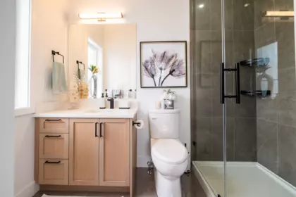 Primary Bathroom Photo of 62 20763 76 Avenue, Langley, BC