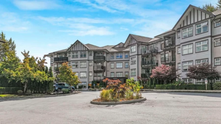 Family Room Photo of 469 27358 32 Avenue, Langley, BC