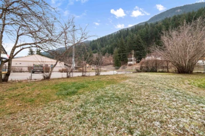Front Yard Photo of 65321 Pine Close, Boston Bar / Lytton, BC