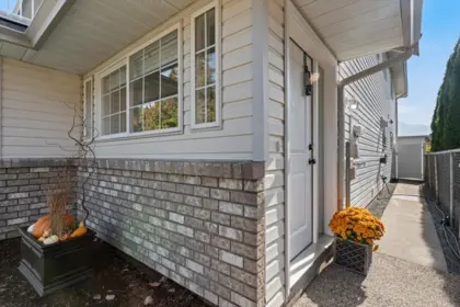 B 45220 South Sumas Road, Chilliwack, BC, Chilliwack — Half Duplex for sale