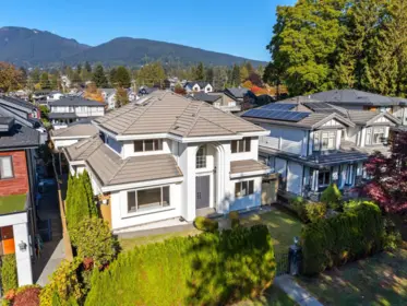 336 W 19th Street, North Vancouver, BC, North vancouver — Single Family Residence for sale