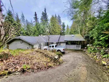 7623 Redrooffs Road, Halfmoon Bay, BC, Halfmoon bay — Single Family Residence for sale