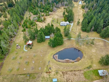 455 Anne Road, Mayne Island, BC, Mayne Island — 3 bed single family residence for sale