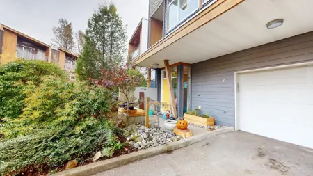 5 39893 Government Road, Squamish, BC, Squamish — Townhouse for sale