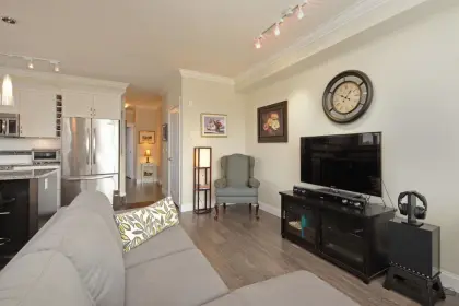 207 11862 226 Street, Maple Ridge, BC, Maple ridge — Apartment/Condo for sale