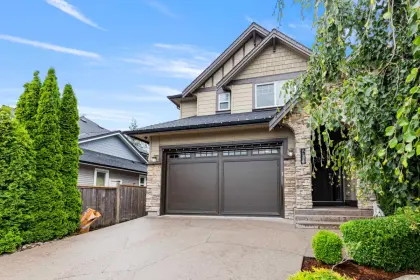 7176 198th Street, Langley, BC, Langley — Single Family Residence for sale