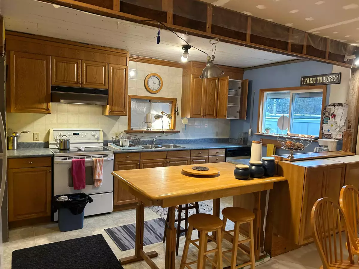 Living Room Photo of 31229 Douglas Street, Yale, BC