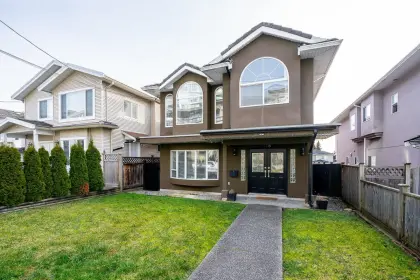 7118 11th Avenue, Burnaby, BC, Burnaby — Single Family Residence for sale