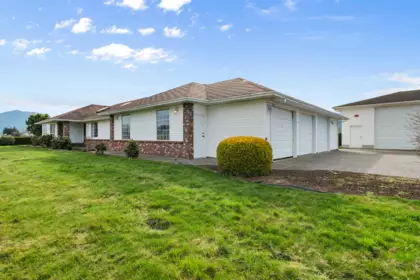 43840 Adams Road, Chilliwack, BC, Chilliwack — Single Family Residence for sale