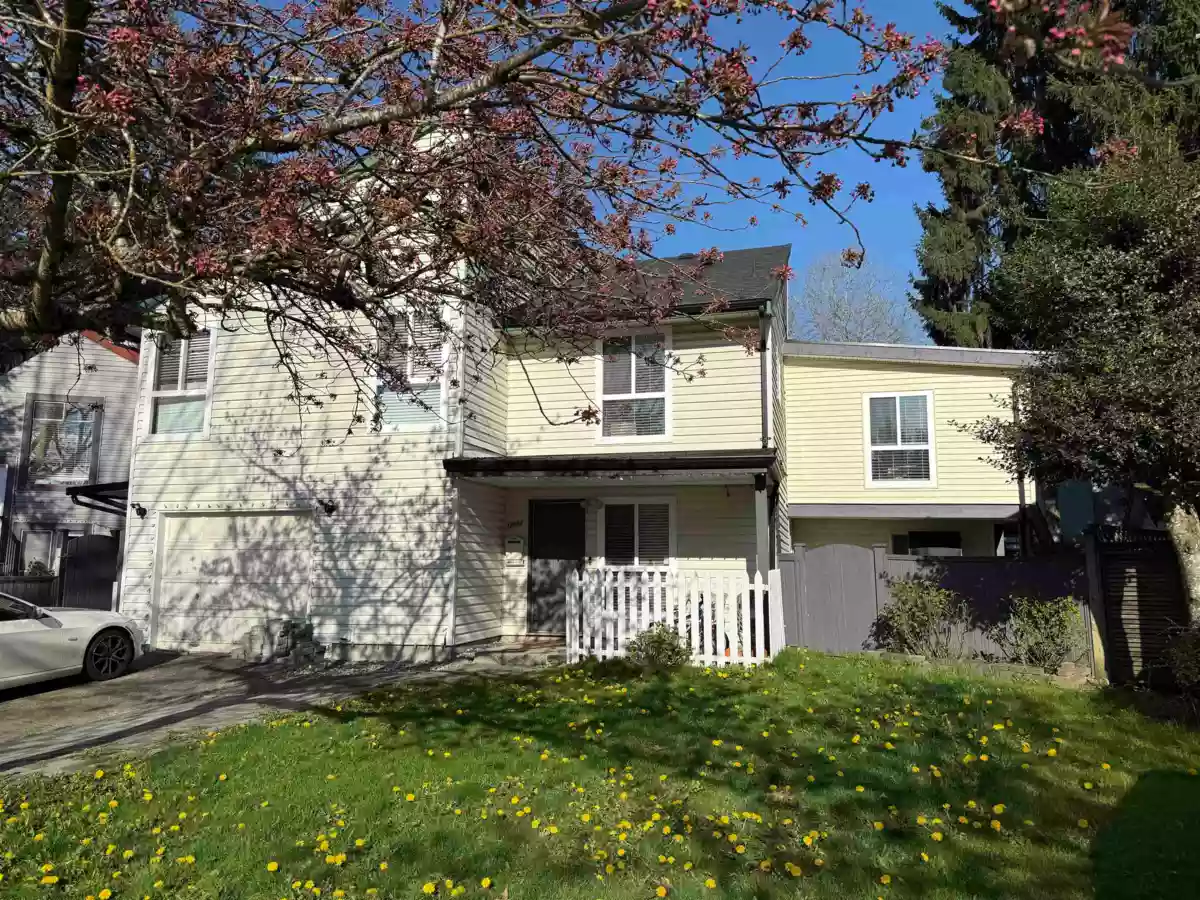 Entry Foyer Photo of 12859 68a Avenue, Surrey, BC