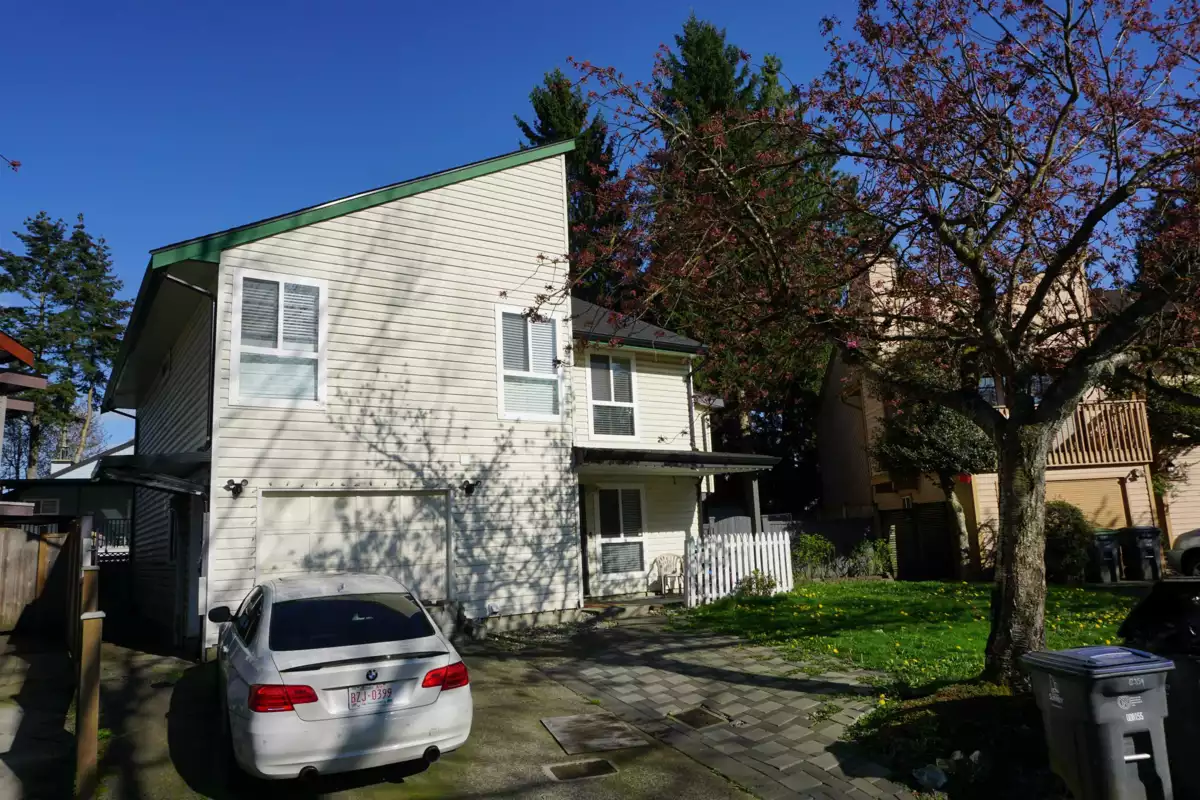 Laundry Room Photo of 12859 68a Avenue, Surrey, BC