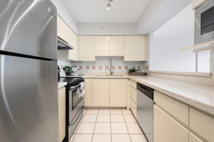1005 8248 Lansdowne Road, Richmond, BC, Richmond — Apartment/Condo for sale