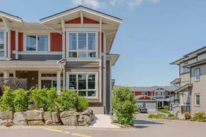 5978 Beachgate Lane, Sechelt, BC, Sechelt — Townhouse for sale