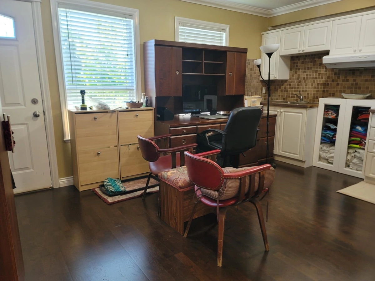 Guest Bathroom Photo of 3330 Douglas Road, Burnaby, BC