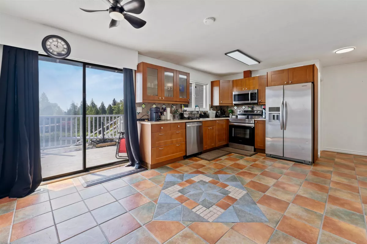 Breakfast Nook Photo of 32572 Fleming Avenue, Mission, BC