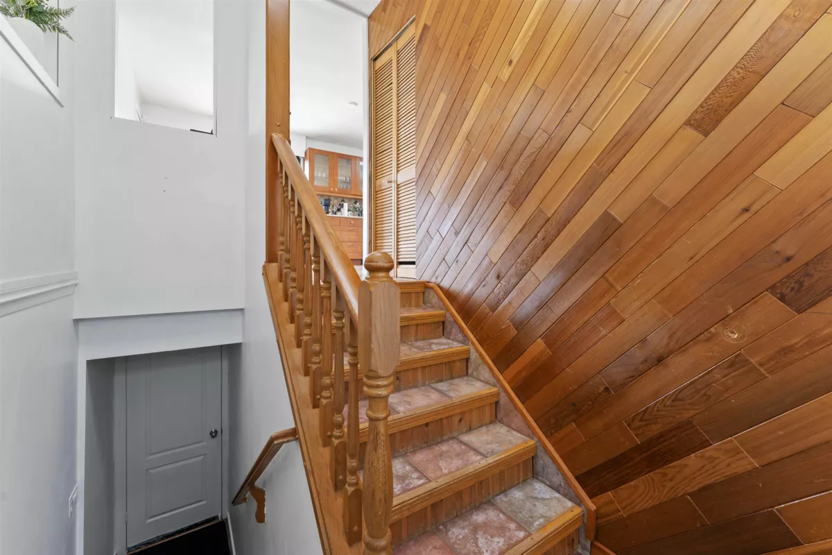 Dining Area Photo of 32572 Fleming Avenue, Mission, BC