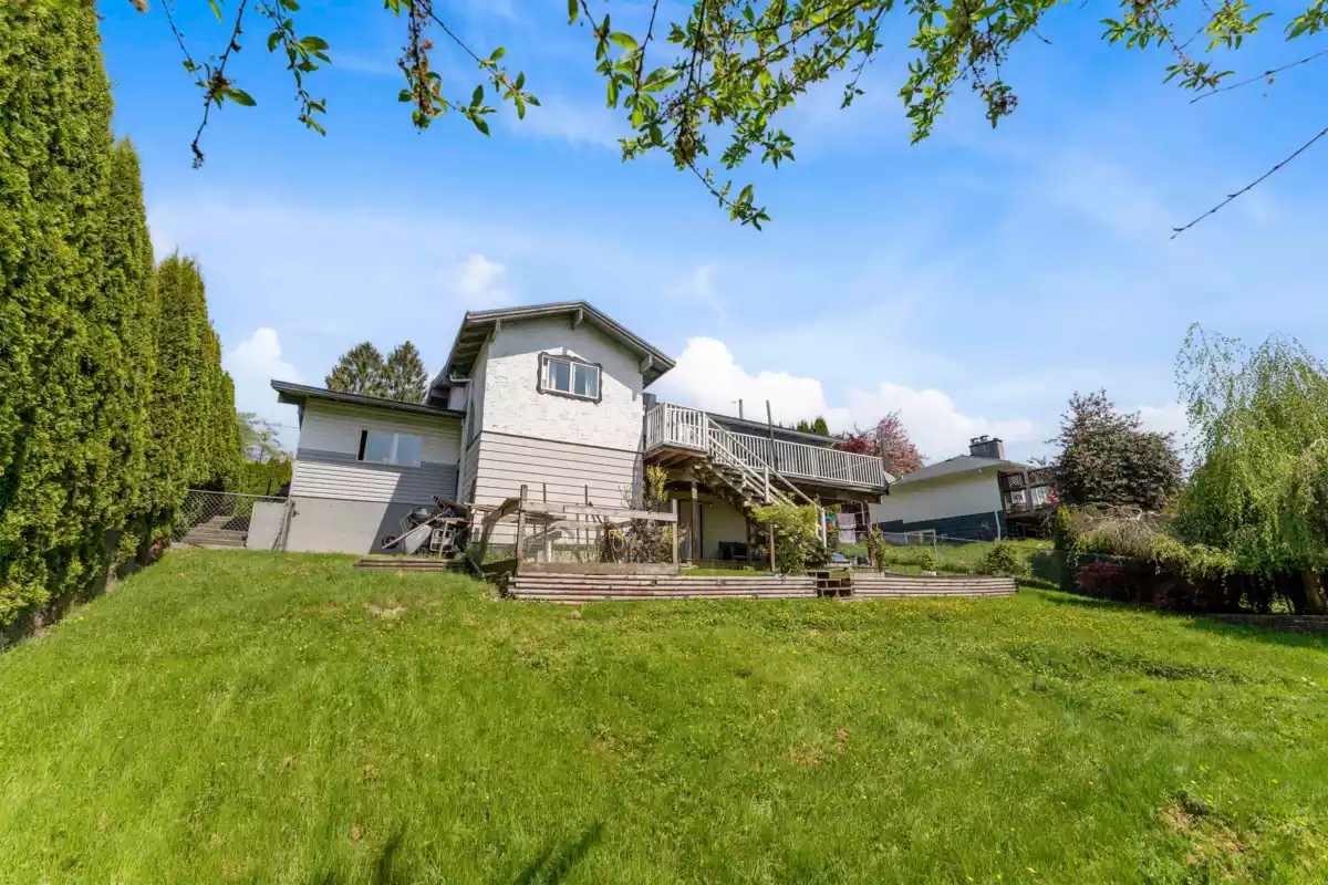 Front Yard Photo of 32572 Fleming Avenue, Mission, BC