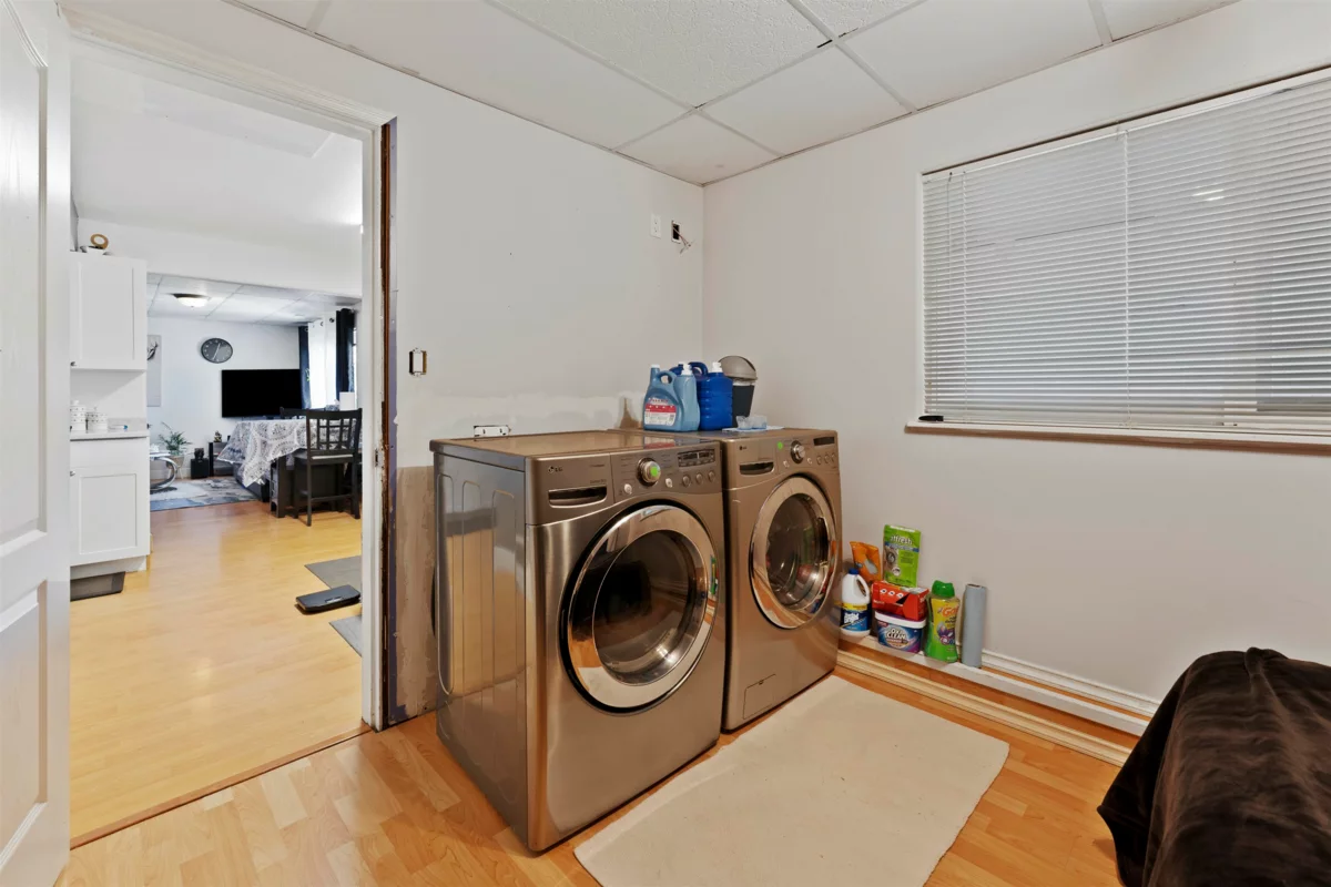 Hallway Photo of 32572 Fleming Avenue, Mission, BC