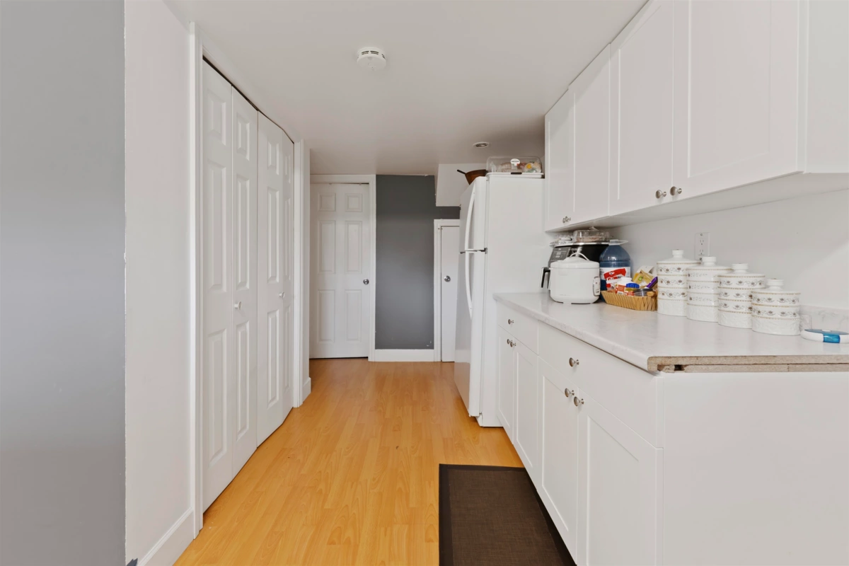 Mudroom Photo of 32572 Fleming Avenue, Mission, BC