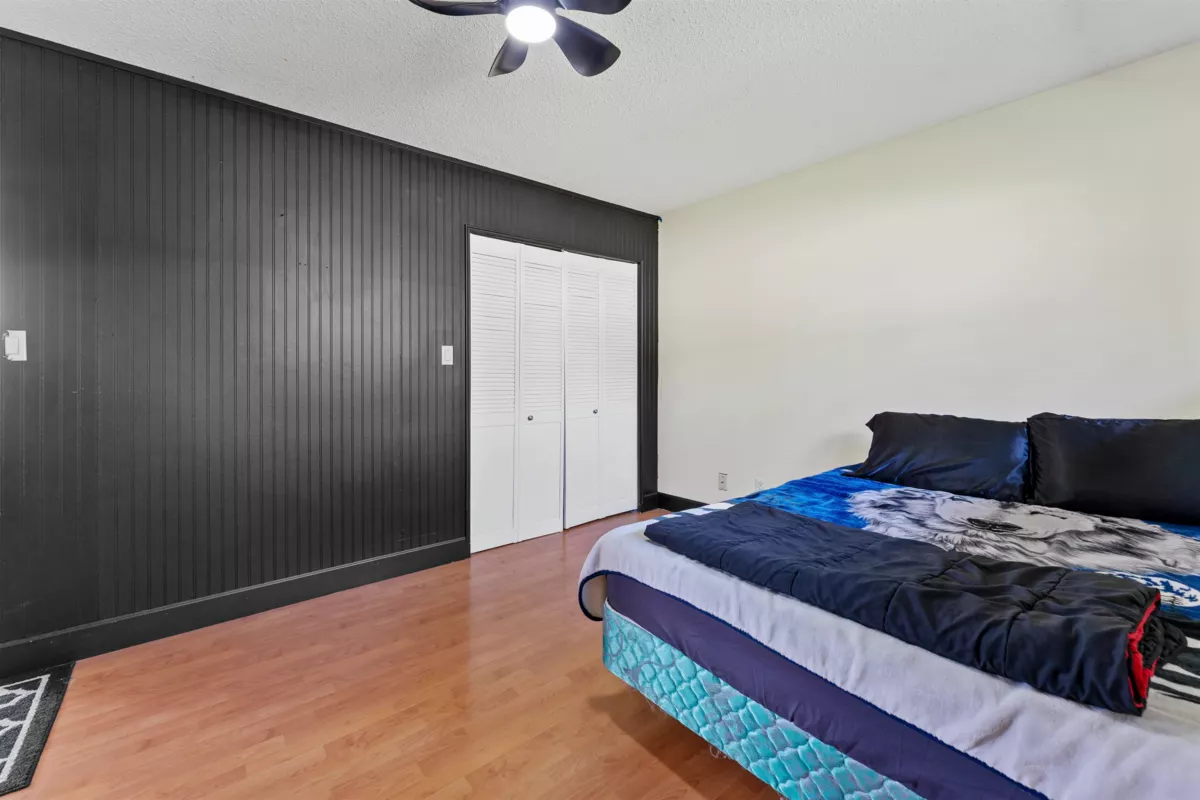 Powder Room Photo of 32572 Fleming Avenue, Mission, BC