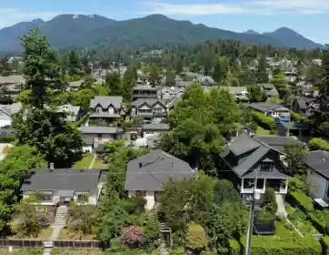 342 E 13th Street, North Vancouver, BC, North vancouver — Single Family Residence for sale