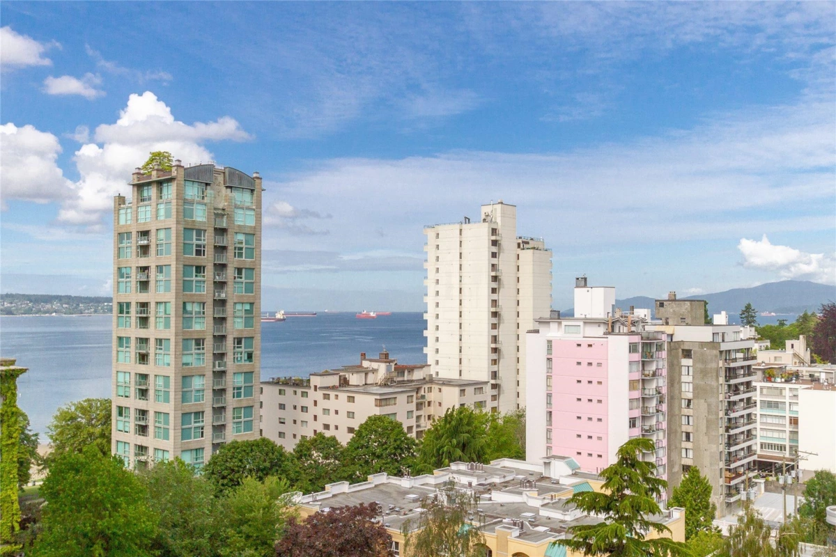 Family Room Photo of 1850 Comox Street, Vancouver, BC