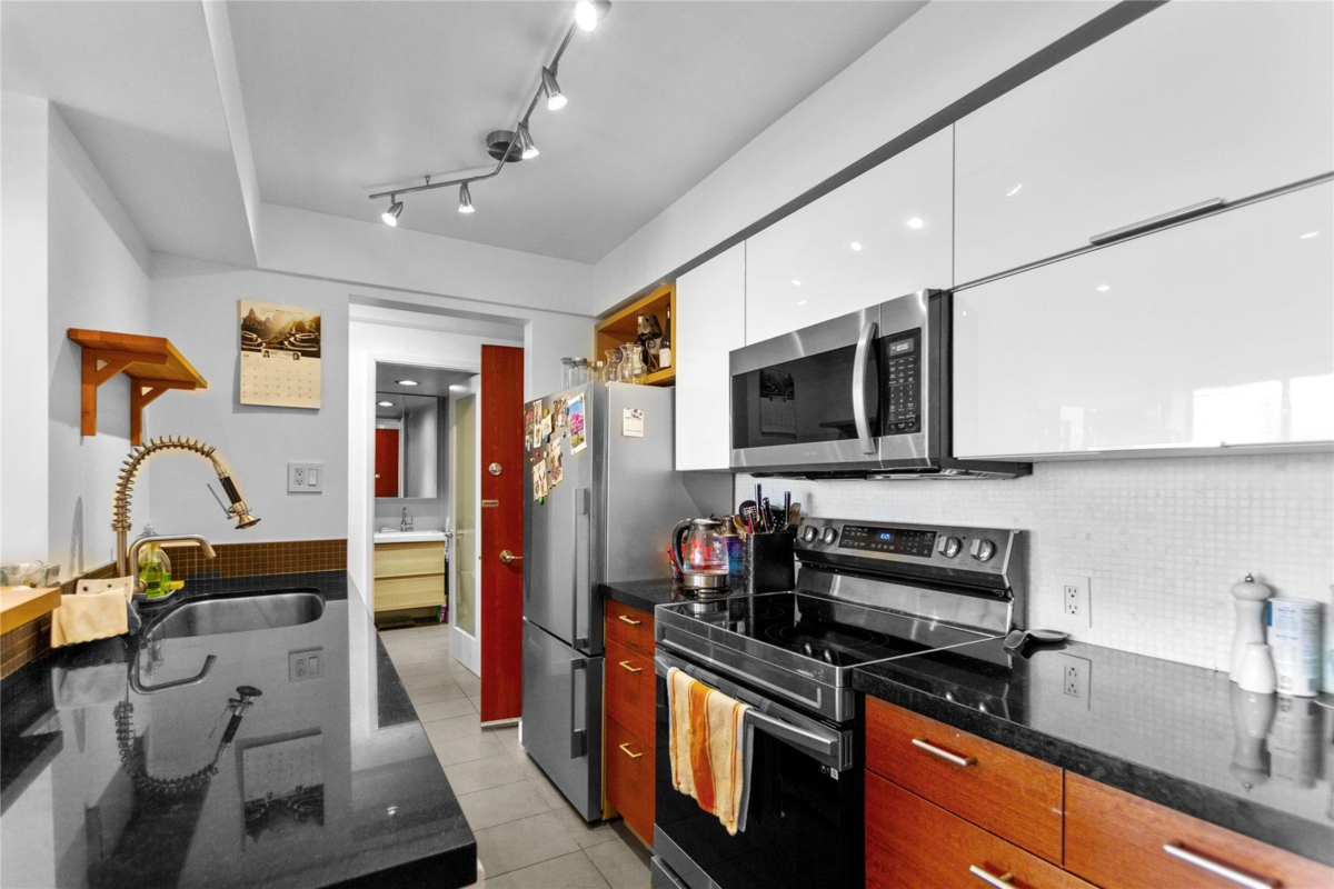 Primary Bathroom Photo of 1850 Comox Street, Vancouver, BC