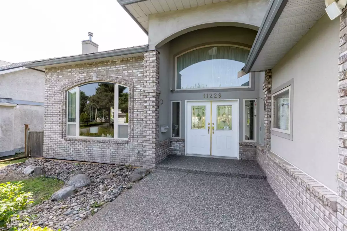 Living Room Photo of 11229 154a Street, Surrey, BC