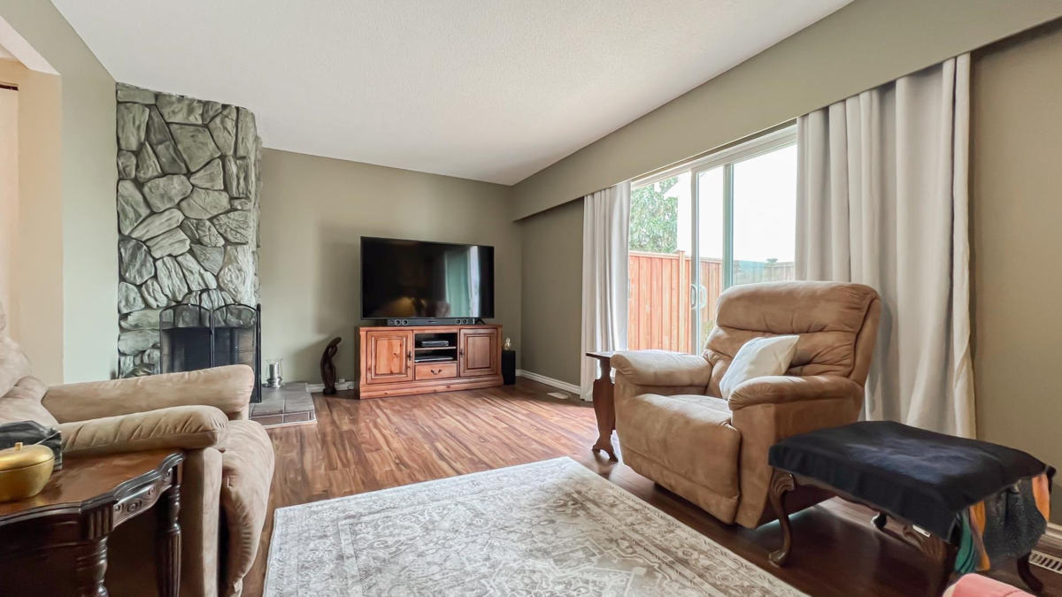 Living Room Photo of 324 9411 Glendower Drive, Richmond, BC