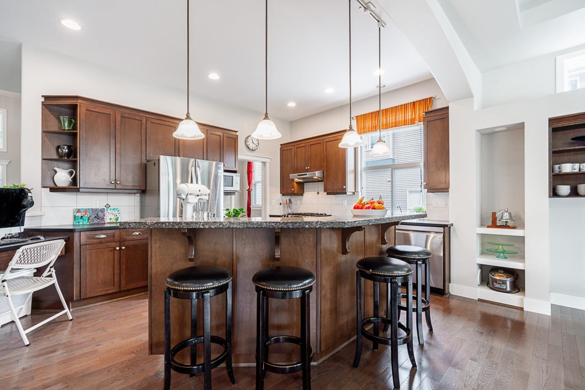 Family Room Photo of 16550 61 Avenue, Surrey, BC