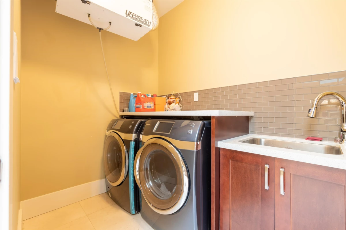 Swimming Pool Photo of 7431 Montana Road, Richmond, BC