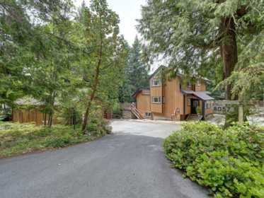 8057 Cooper Road, Halfmoon Bay, BC, Halfmoon Bay — Single Family Residence for sale