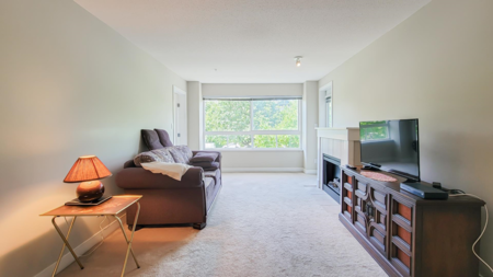 212 7088 Mont Royal Square, Vancouver, BC, Vancouver — Apartment/Condo for sale