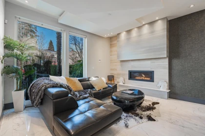 1072 E 39th Avenue, Vancouver, BC, Vancouver — Single Family Residence for sale