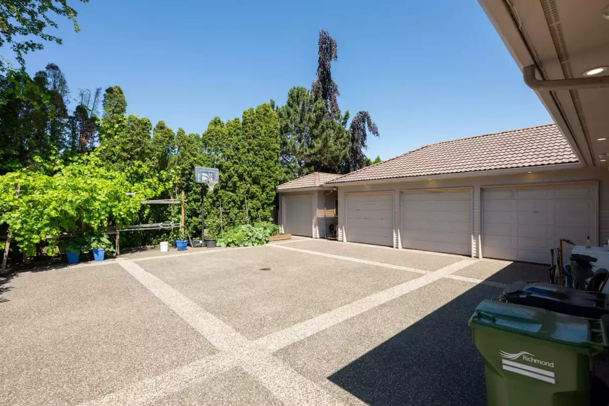 Hot Tub / Spa Photo of 6571 Chatterton Road, Richmond, BC