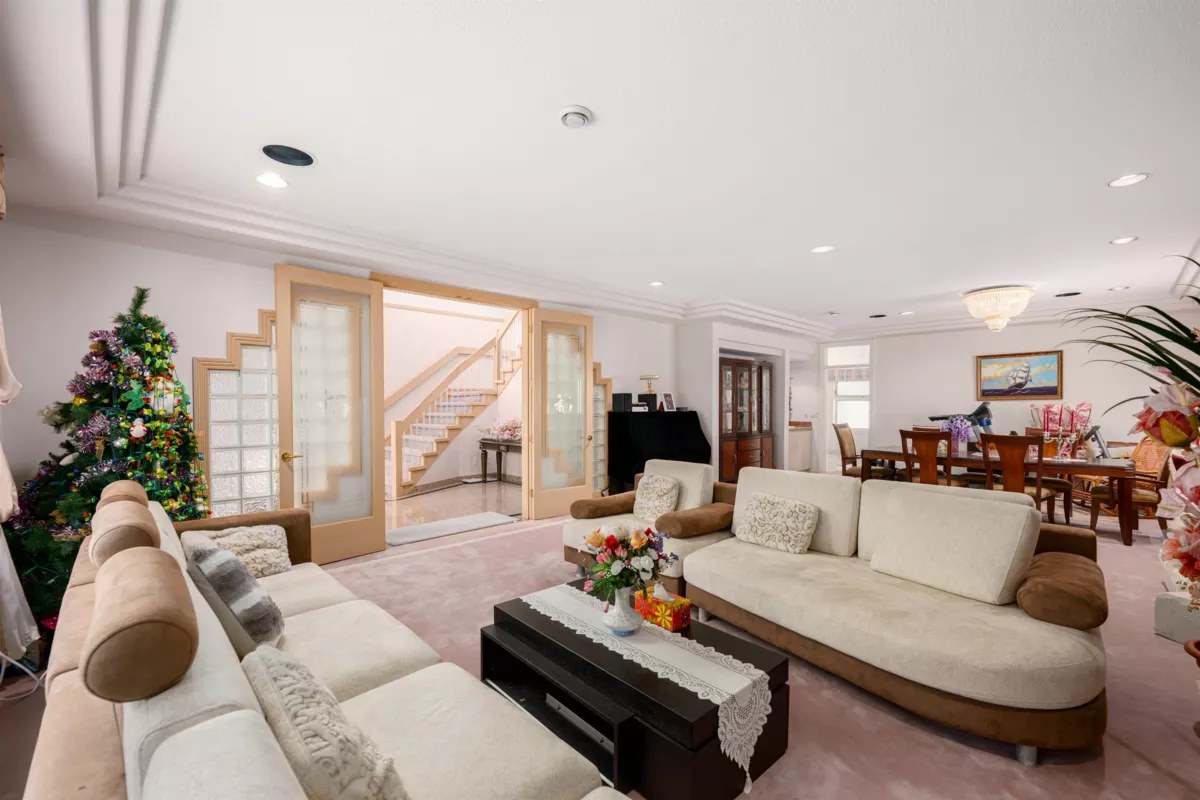 Kitchen Island Photo of 6571 Chatterton Road, Richmond, BC