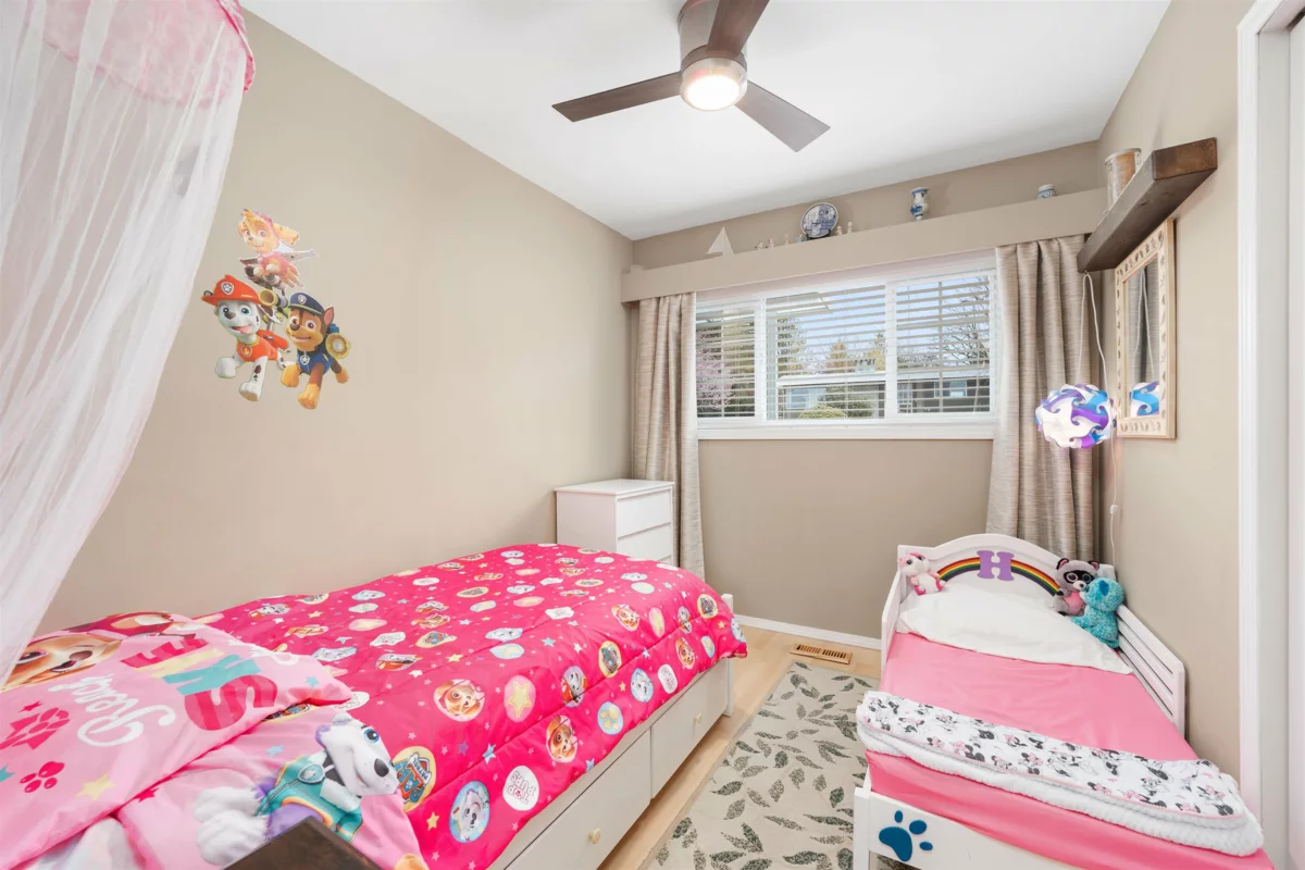 Basement Recreation Room Photo of 10257 125 Street, Surrey, BC