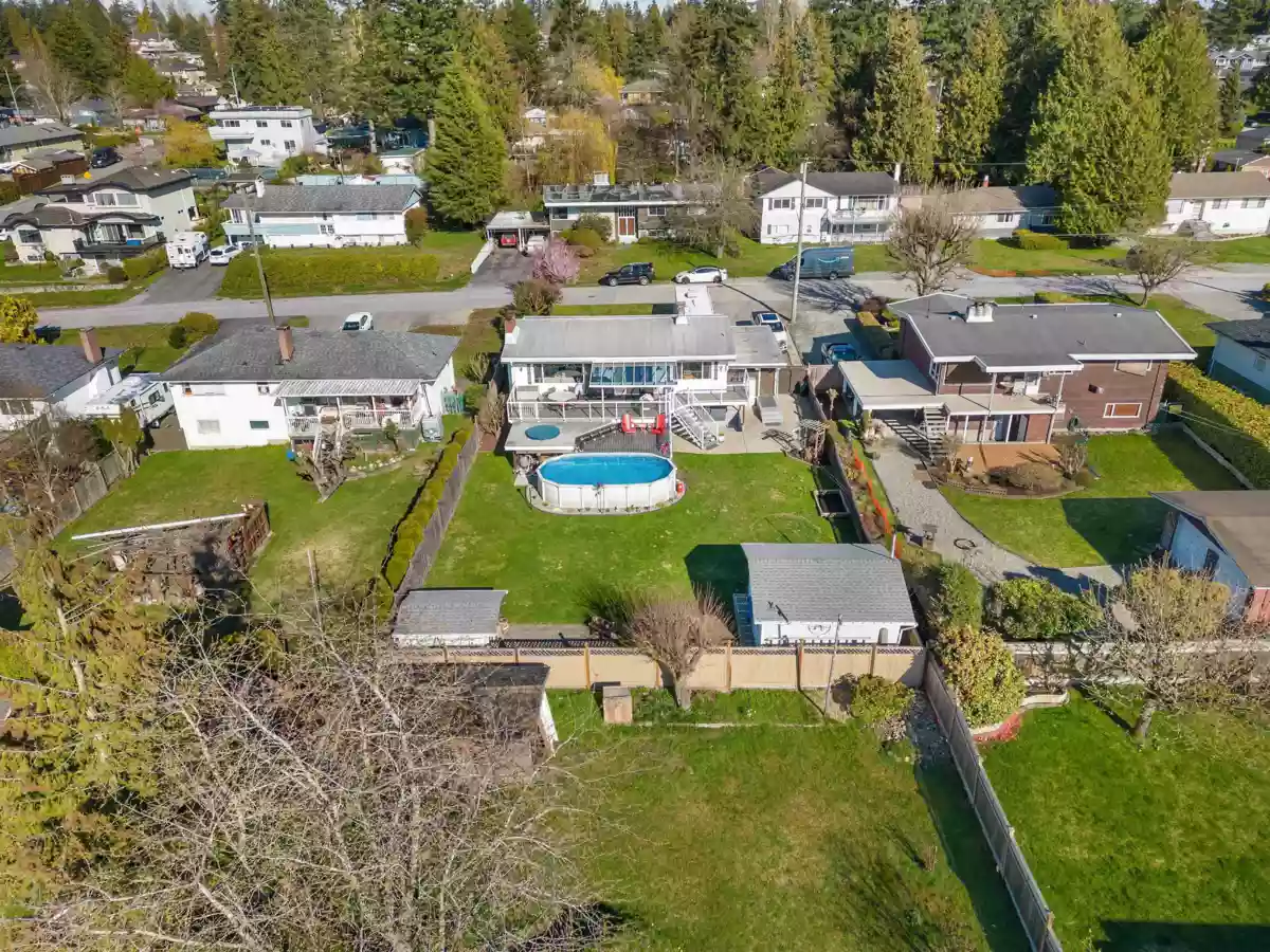 Family Room Photo of 10257 125 Street, Surrey, BC